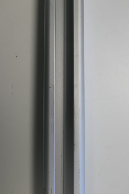 Rail en aluminium pour ancrage crochets au mètre